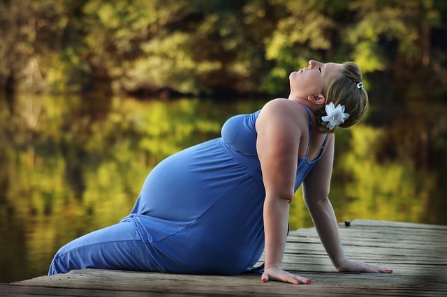 maternity-bics-yoga2